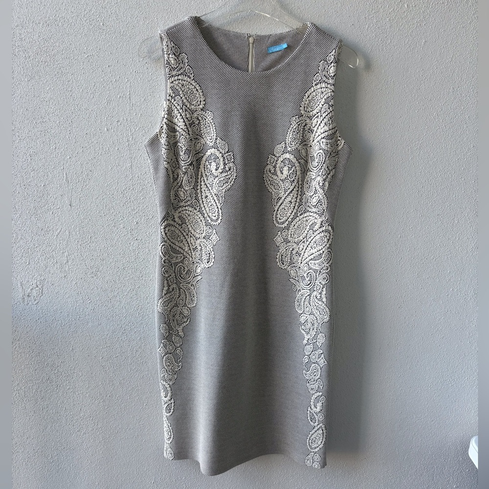J McLaughlin Large Cream Paisley Stretch Sleeveless Dress Classy Sheath Chic